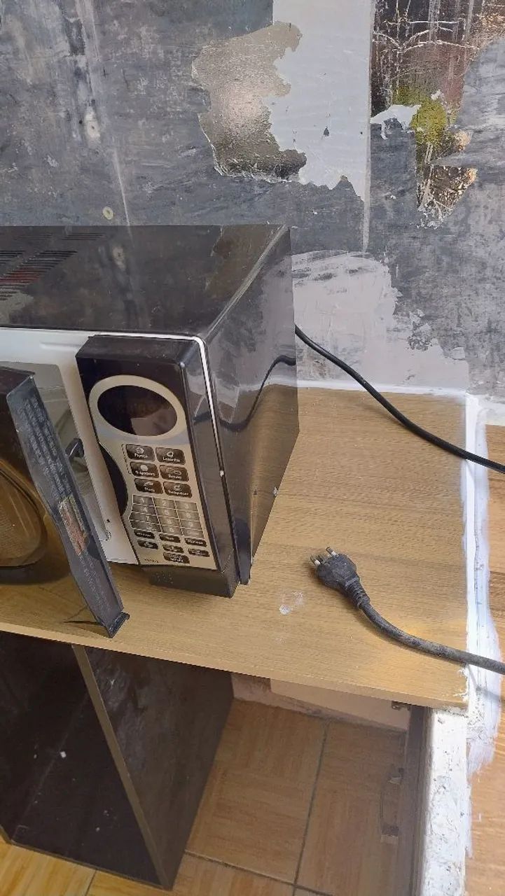 Microondas com defeito  - Foto 4