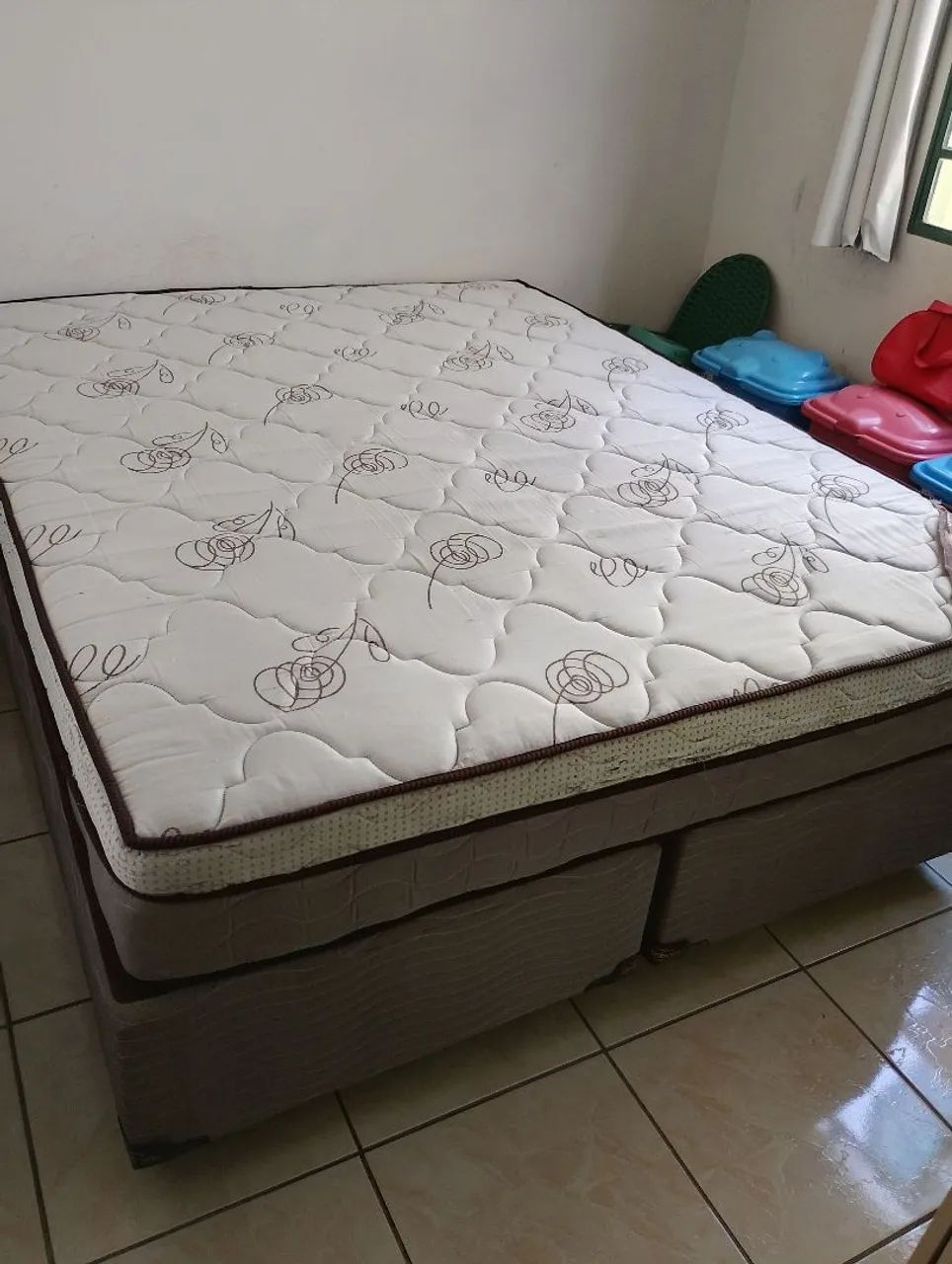 Cama box Queen