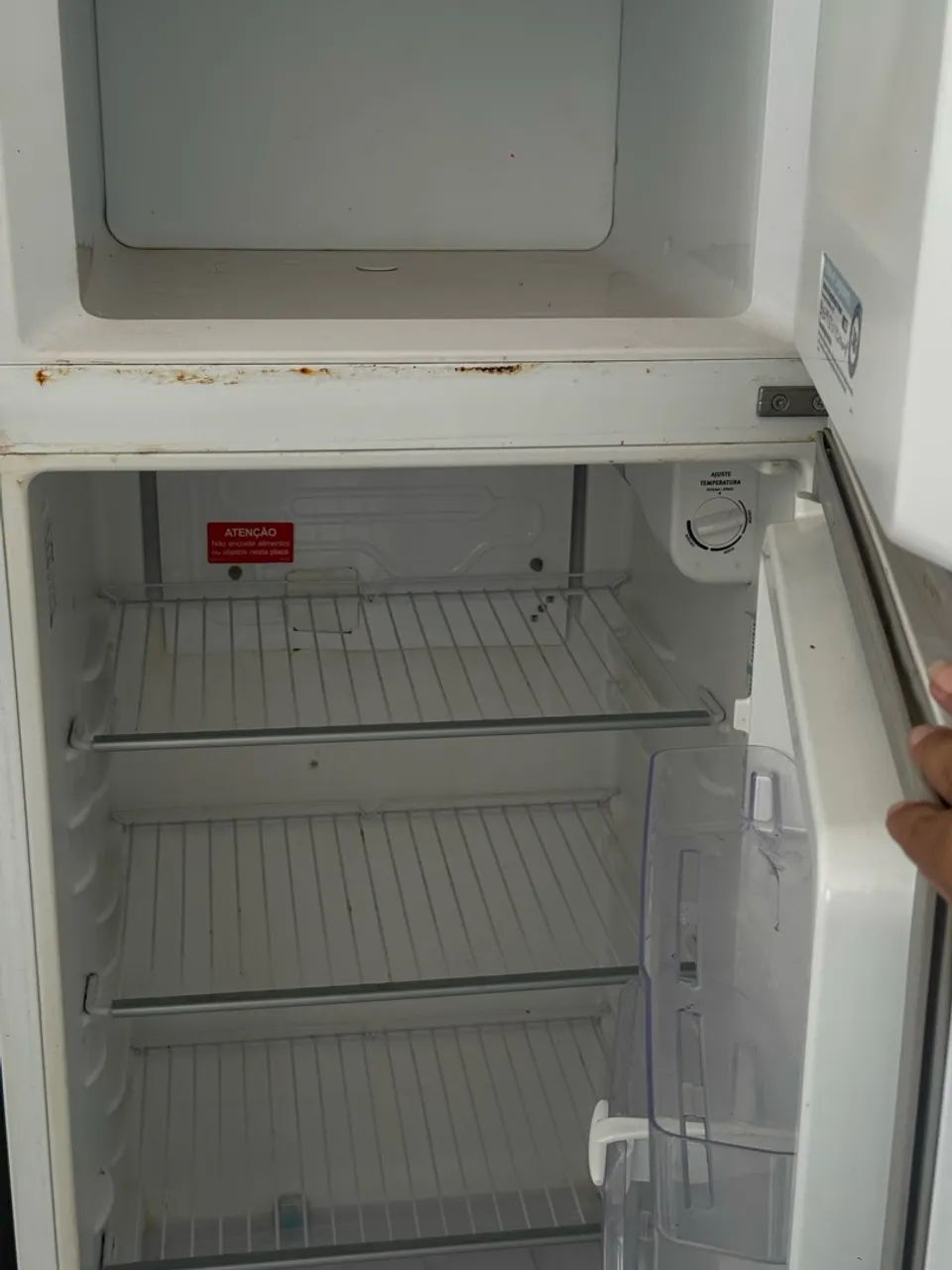 Vendo geladeira queimada 