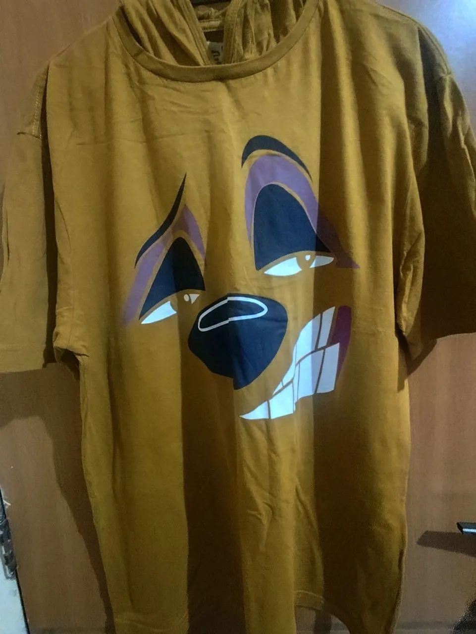 Camiseta com Capuz