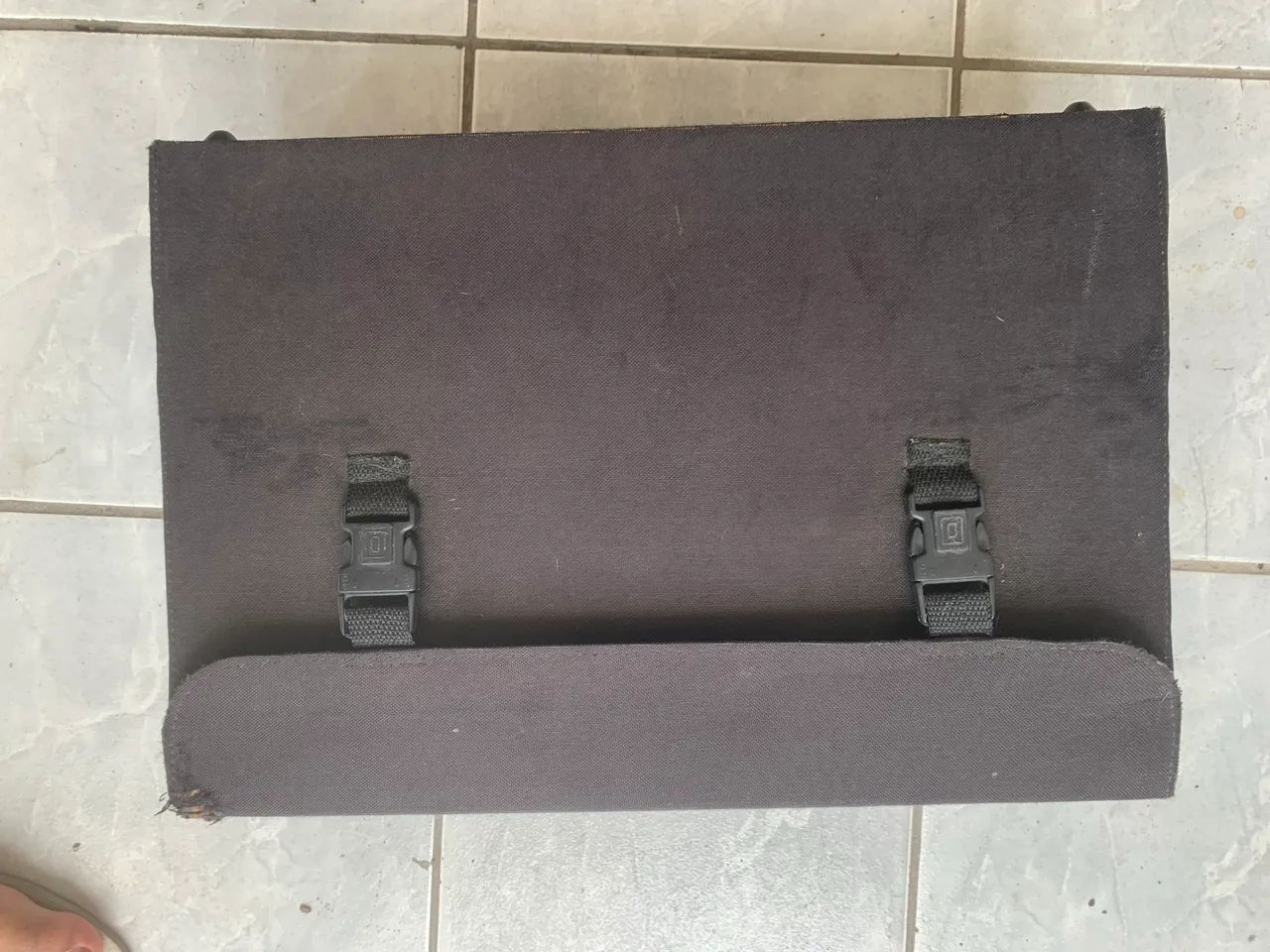 mala de oculos 80 lugar
