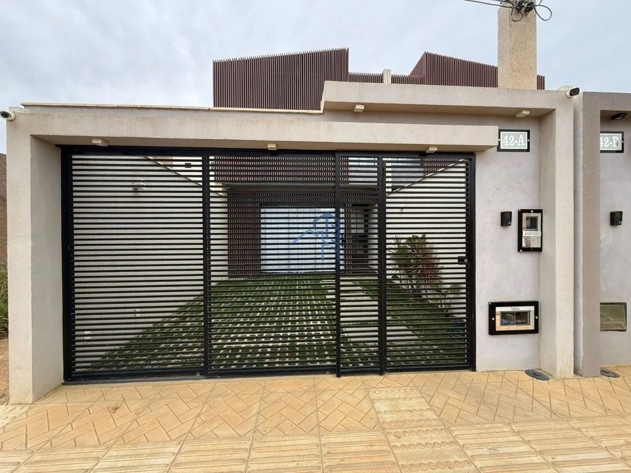 Casa duplex com 3/4 (sendo uma suíte)