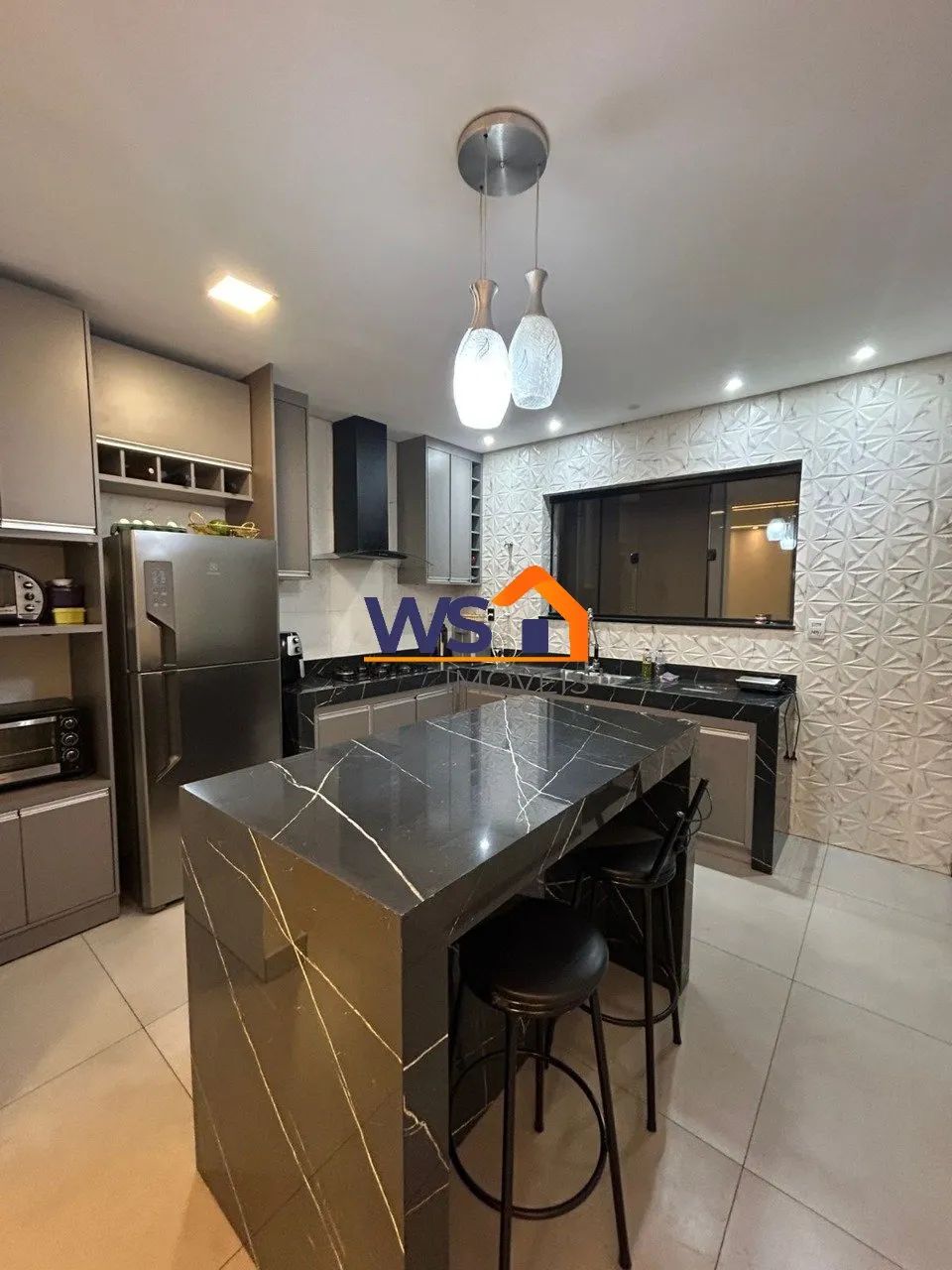 Excelente casa plana com área gourmet, totalmente reformada e pronta para morar - Foto 4