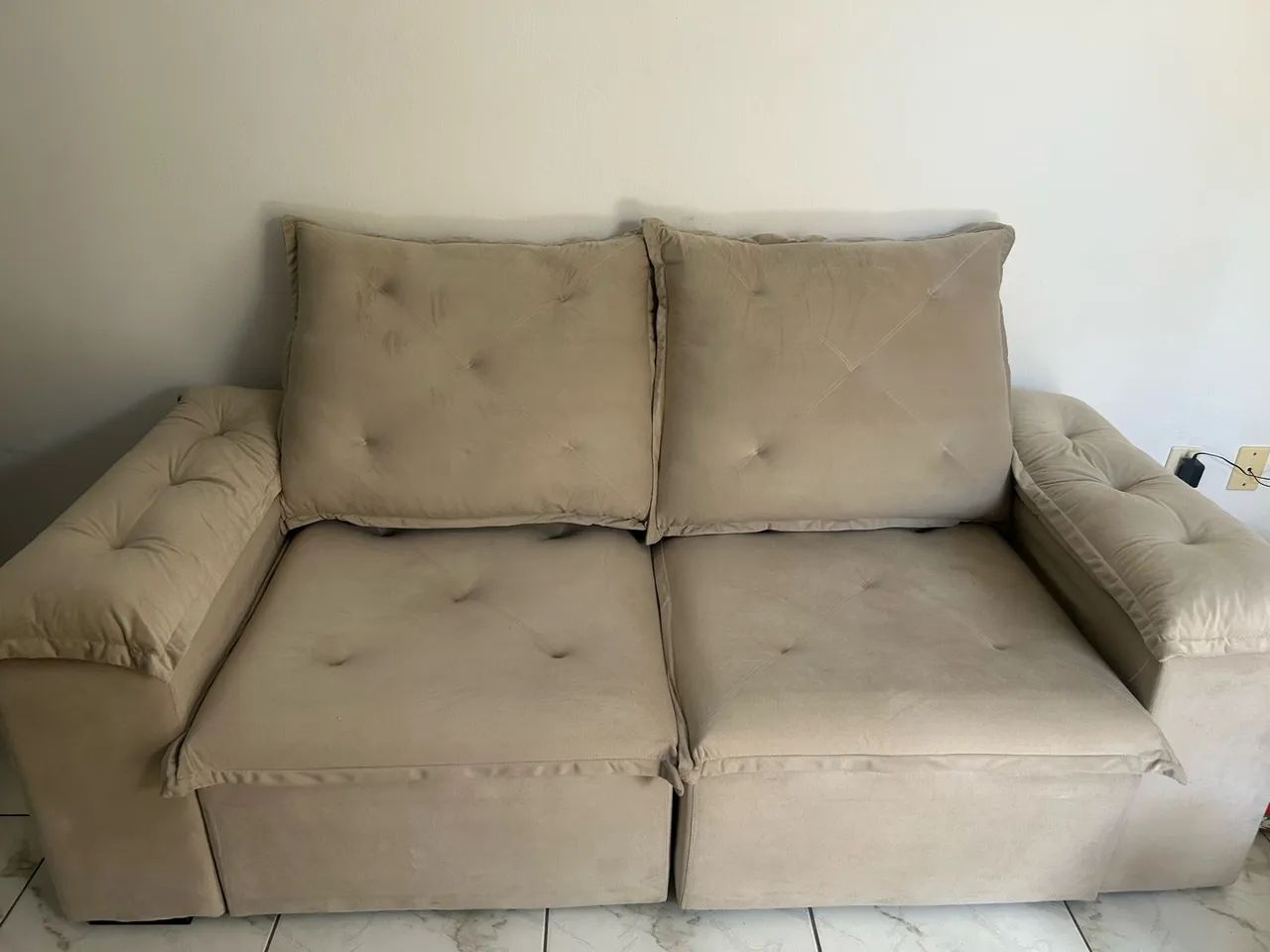 Sofá retrátil novo bege