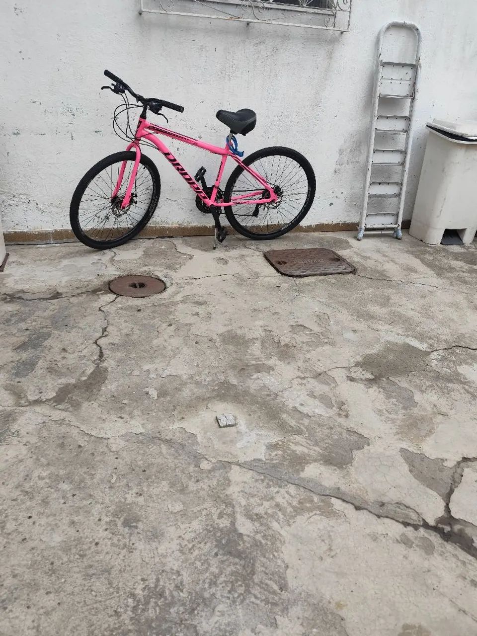  Vendo baile nova  nunca usei 