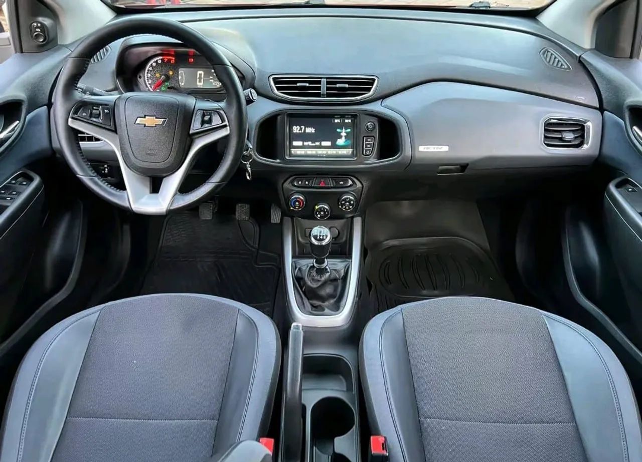 Chevrolet Onix Hatch Effect 1.4 8V Flex Mec. 4P 2017 - Foto 4