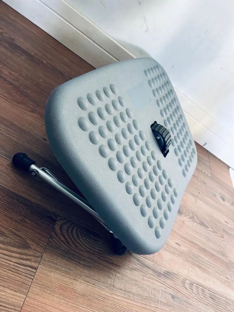  Apoio Ergonômico para os Pés com Roldana Central - Foto 3