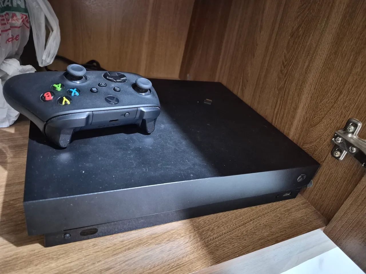 Xbox one X com  1controle  - Foto 2