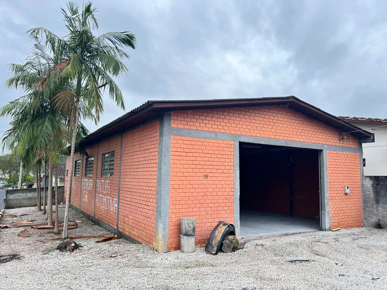 Galpão com aproximadamente 162 m² - Foto 2