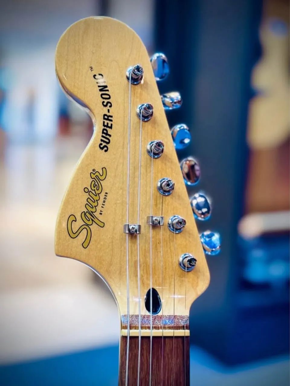 Guitarra Squier Super-Sonic Fender Tagima Squier Epiphone Schecter
