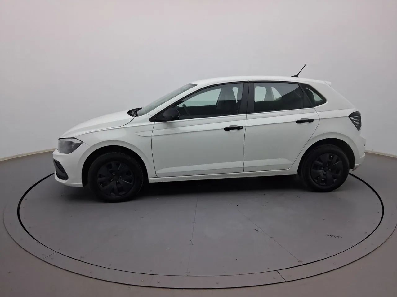 Volkswagen Polo Track 1.0 Flex 12V 5p, foto 2 de 18