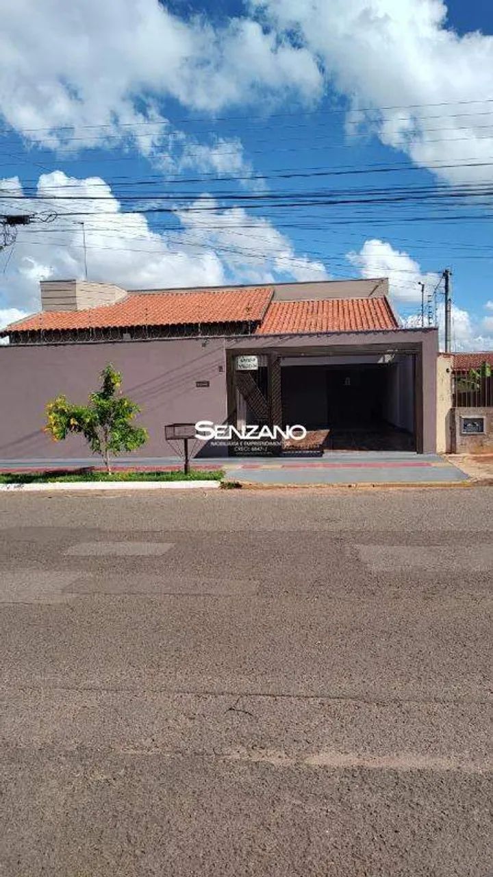 Casa Térrea com 2 Quartos e 1 suíte - Bairro Jd Leblon