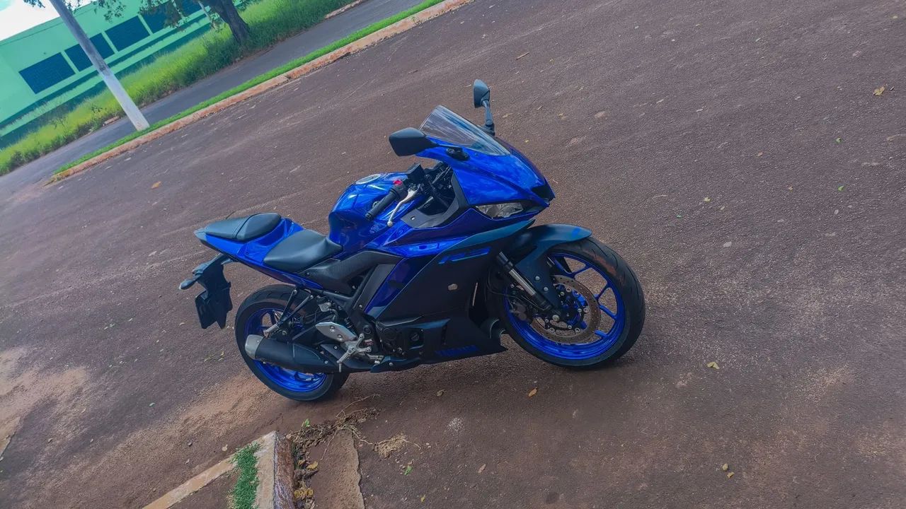 Yamaha R3 2024 - Foto 3