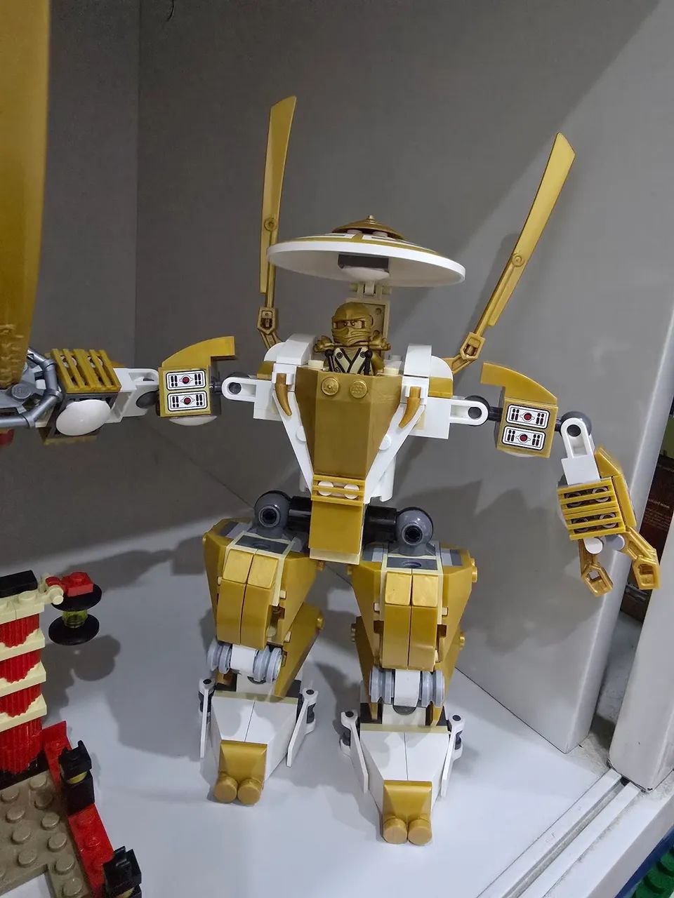 Lego ninjago com 5 bonecos usado - Foto 4