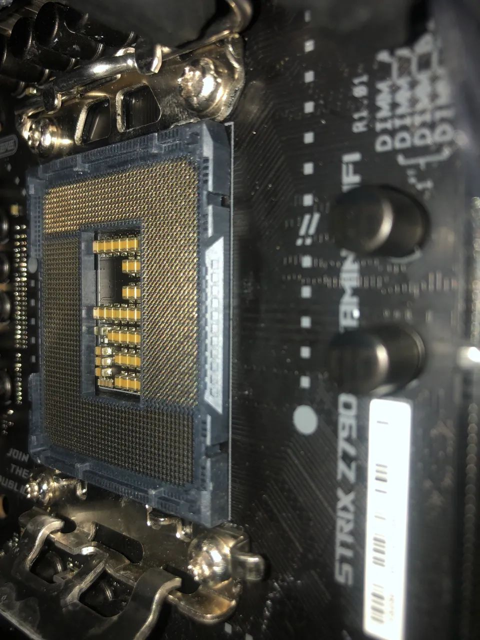 Z790 F Asus Strix  - Foto 3