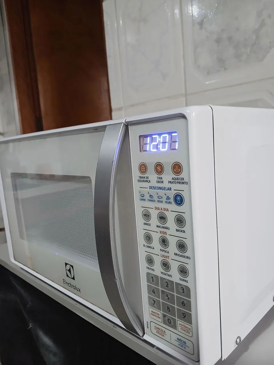 Microondas Electrolux 20l 127V  MT030 - Foto 4