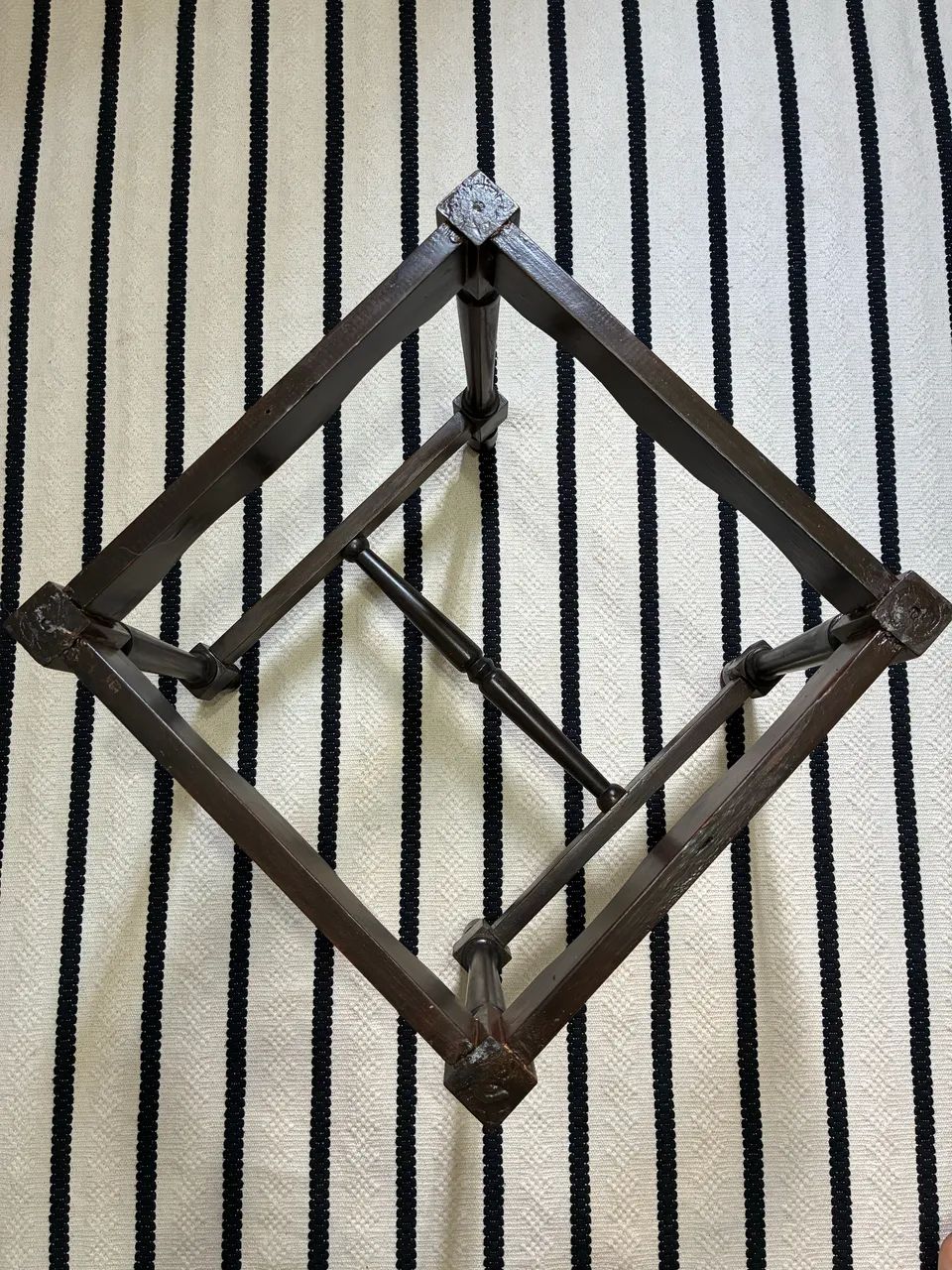 Mesinha de canto colonial - Foto 3