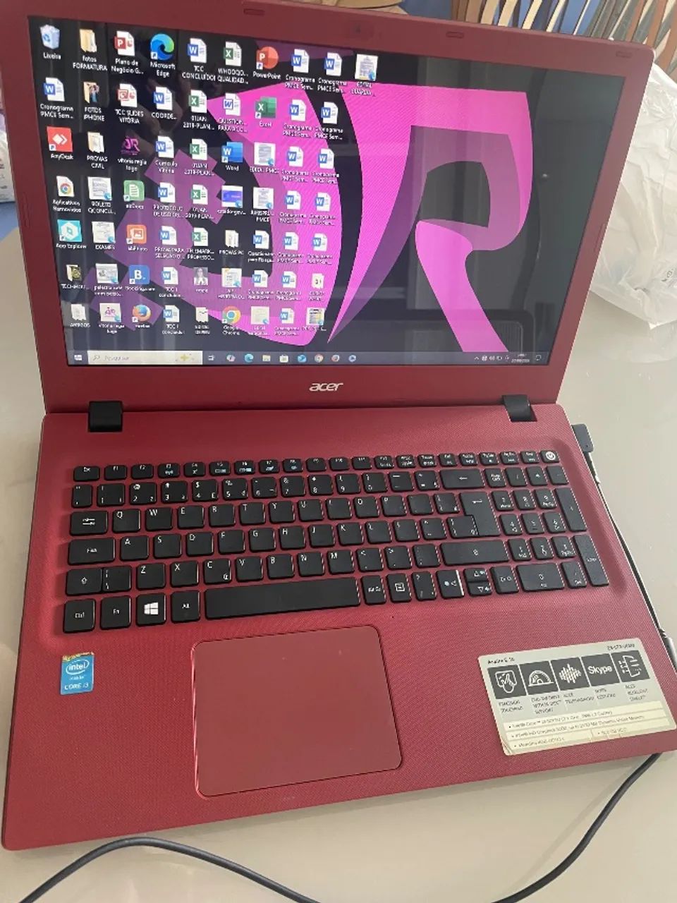 Notebook Acer Core i3-5015U - 4GB RAM - HD 500GB