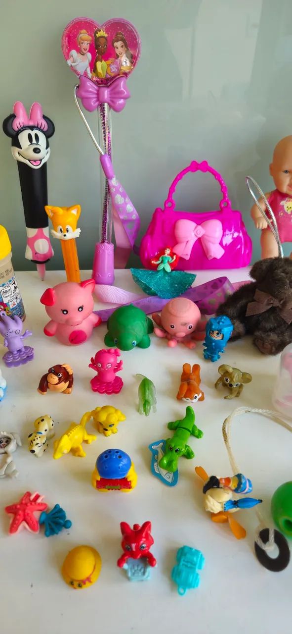 Lote de brinquedos e miniaturas variados  - Foto 4