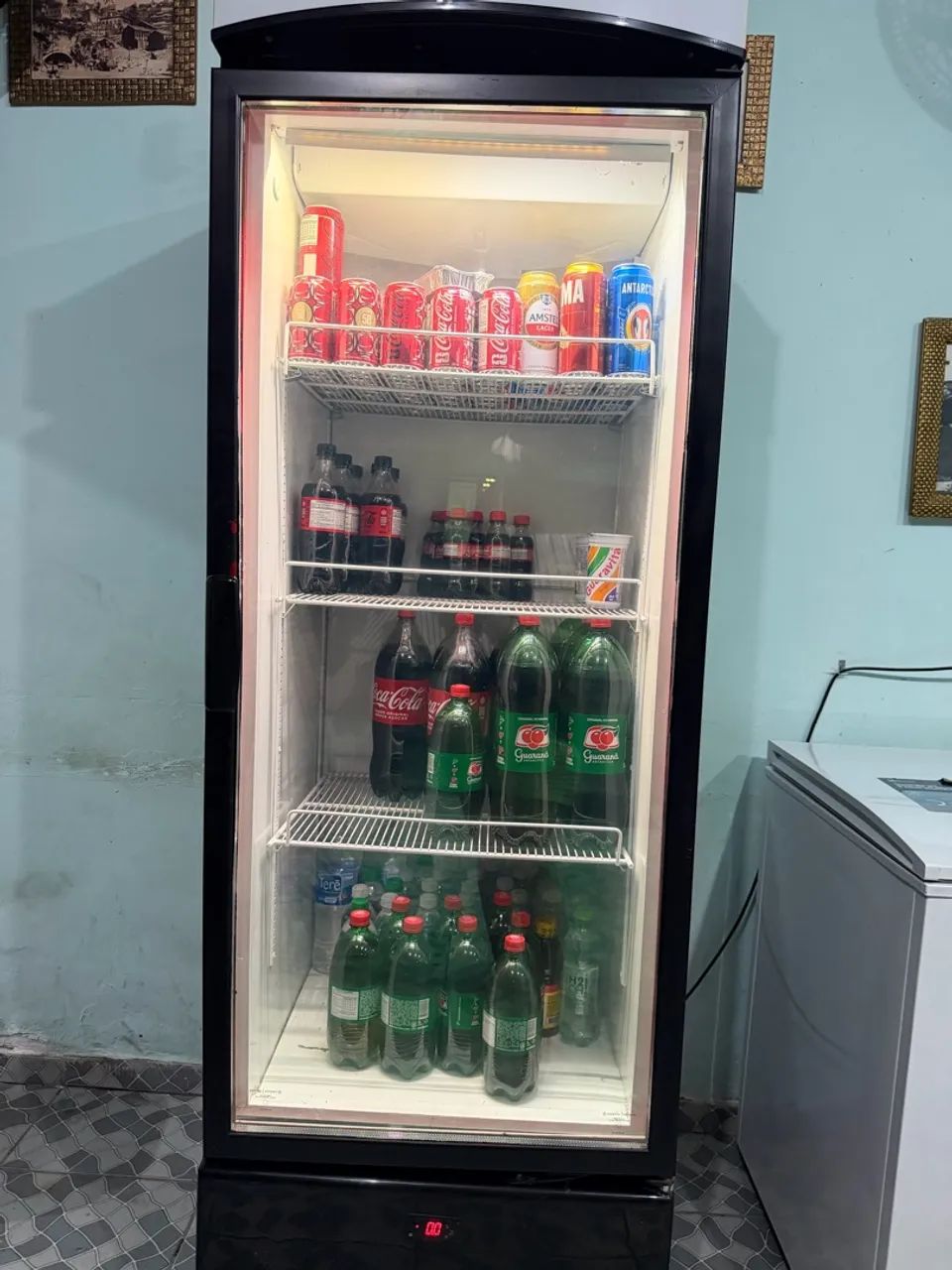 Vende se Expositora 