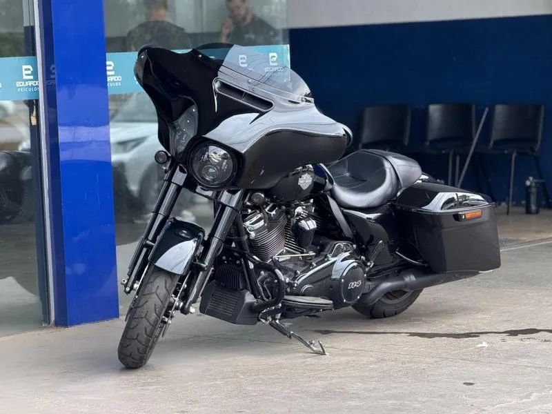 HARLEY-DAVIDSON FLHX S 2021