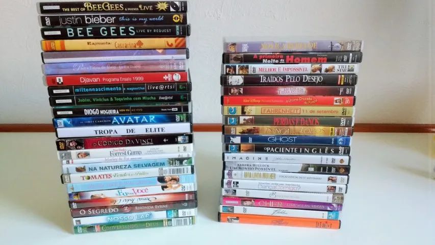 42 DVDs Filmes e Musicais - Foto 5