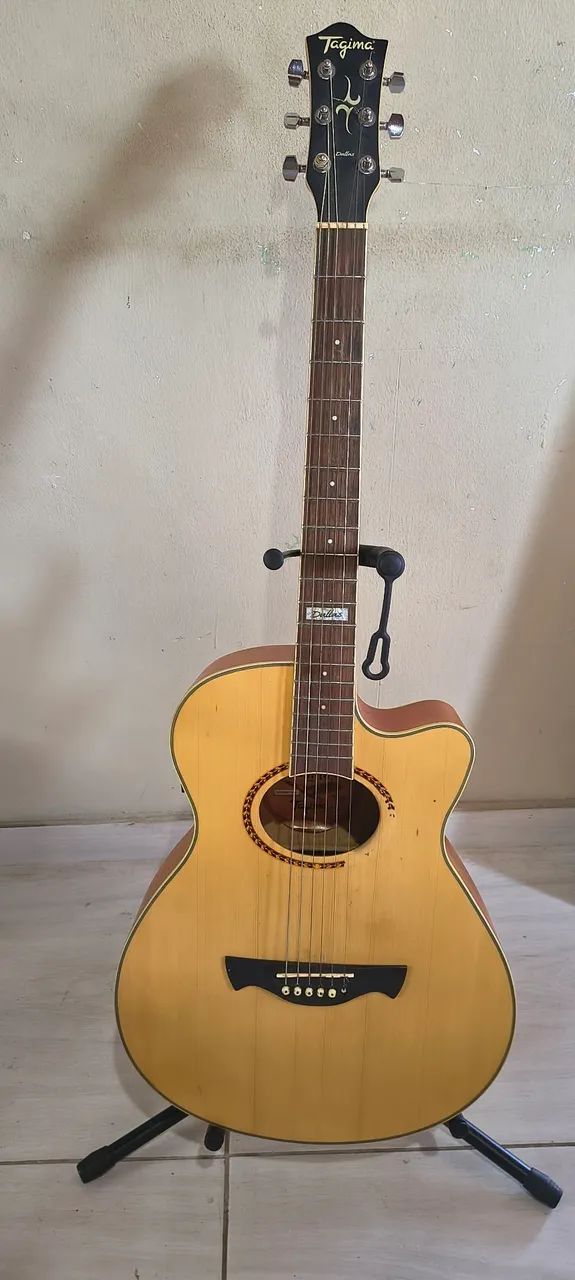 Violão Tagima com suporte 