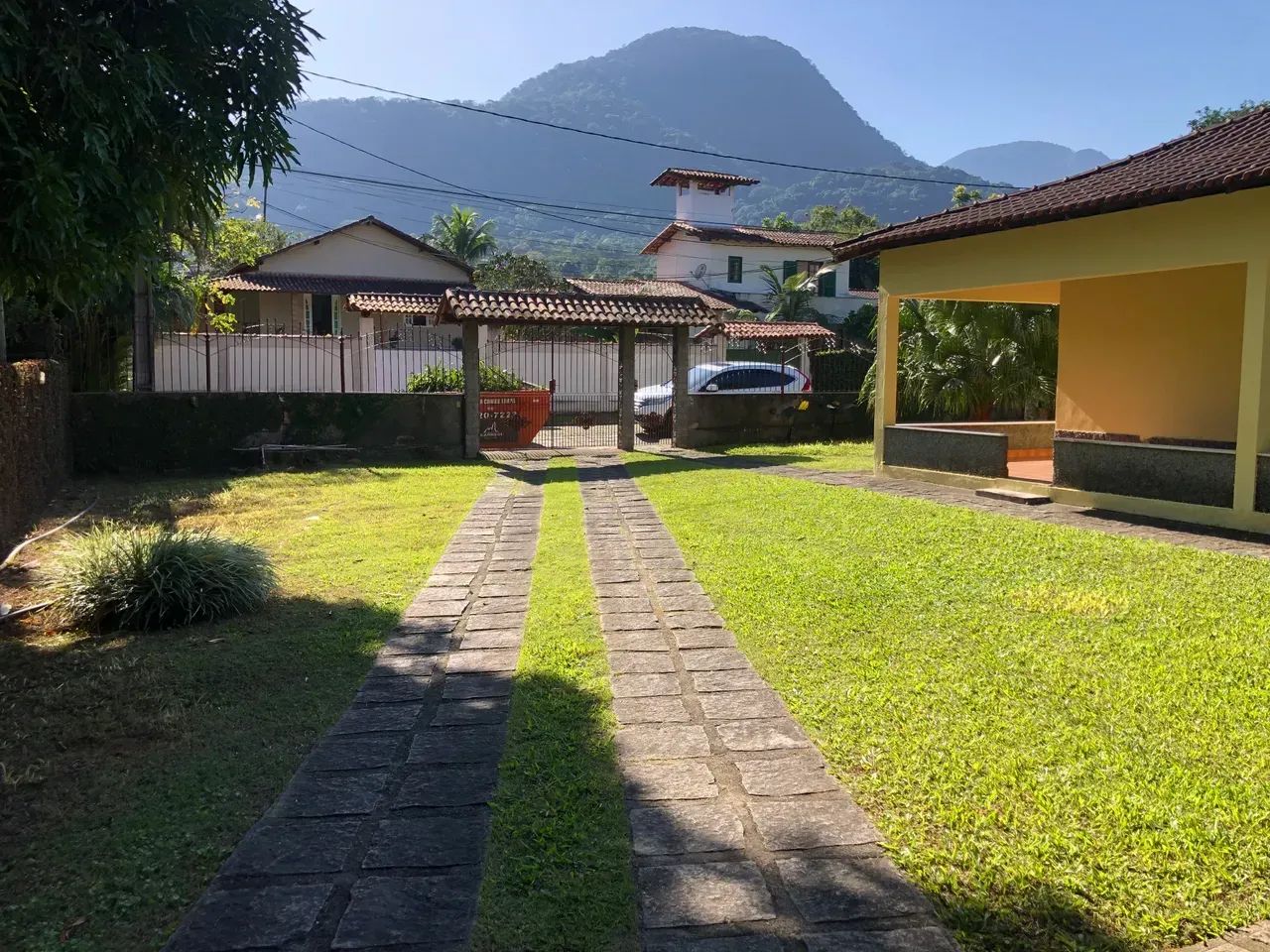 CASA LINEAR COM PISCINA DENTRO DE CONDOMÍNIO FECHADO. - Foto 4