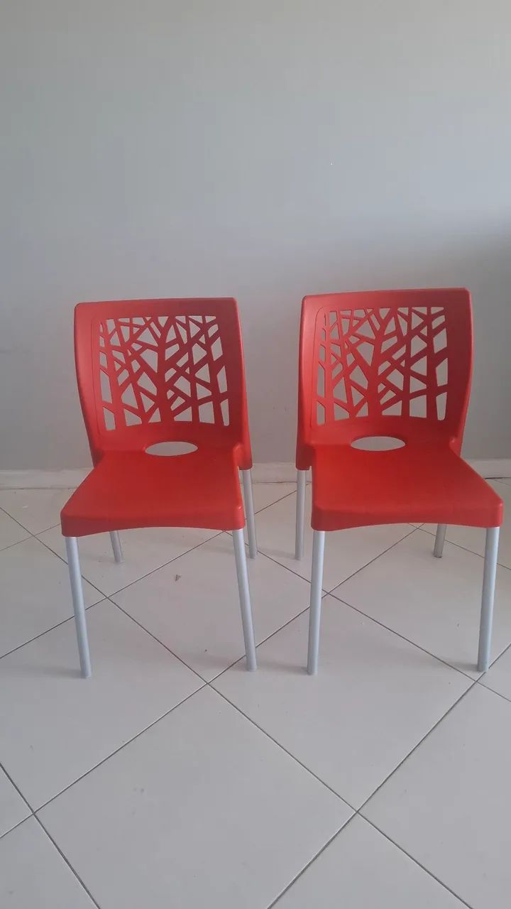 Cadeiras de plástico OPORTUNIDADE! - Foto 2