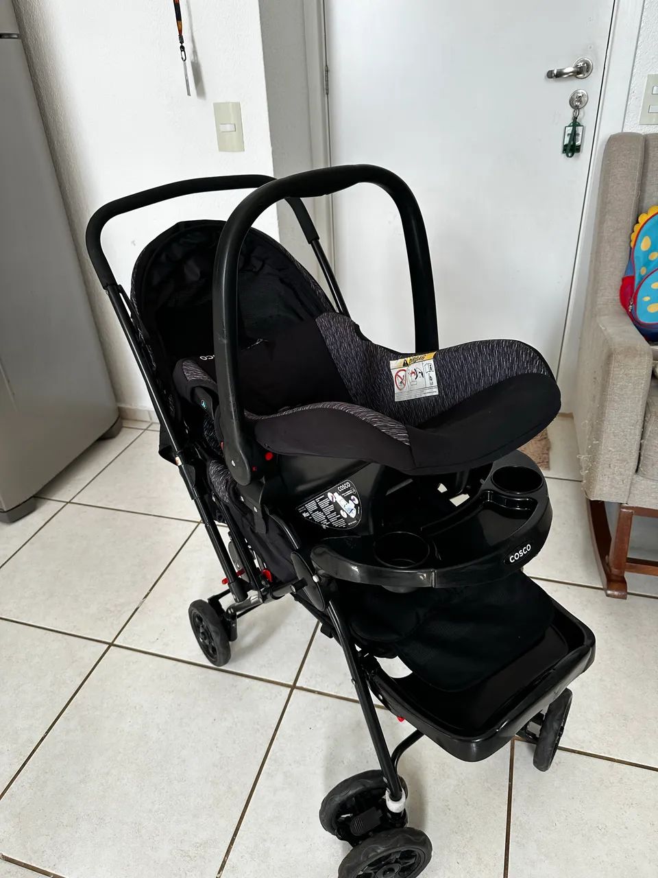 Carrinho de bebê e bebê conforto - Foto 5