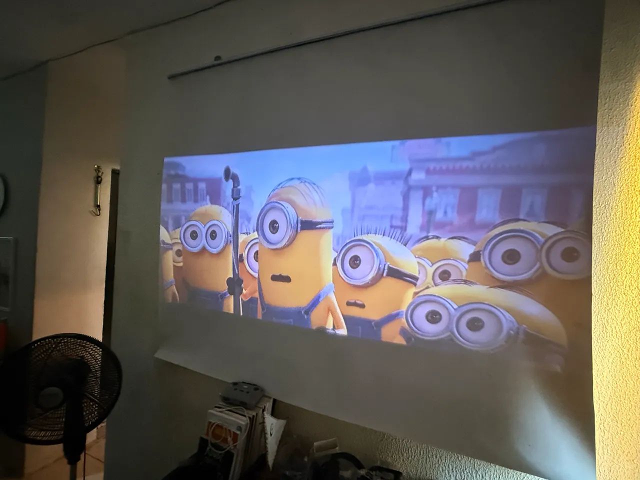 Projetor mais tela 