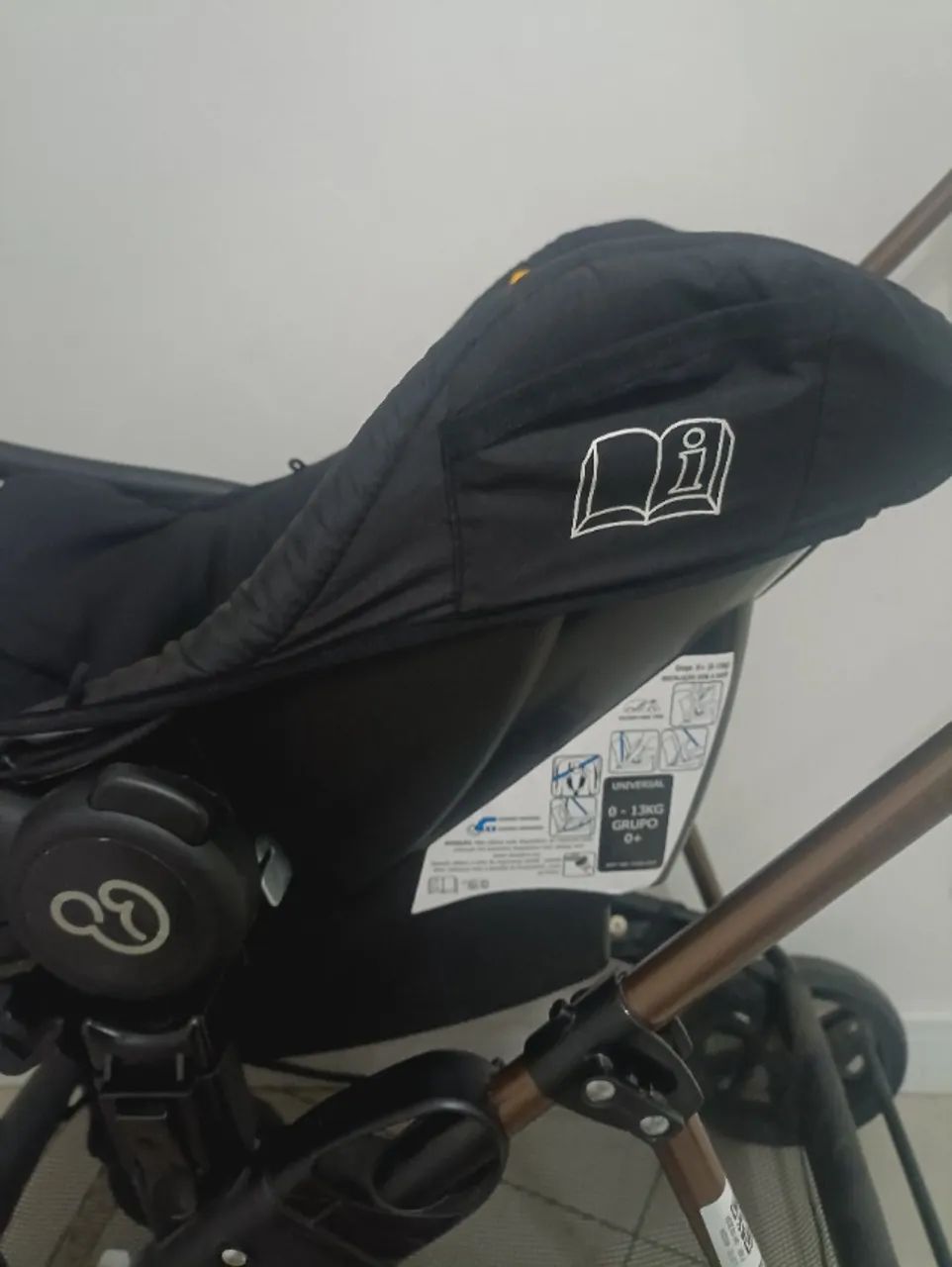 Carinho de bebê com bebê conforto e base para o carro sem Moisés - Foto 3