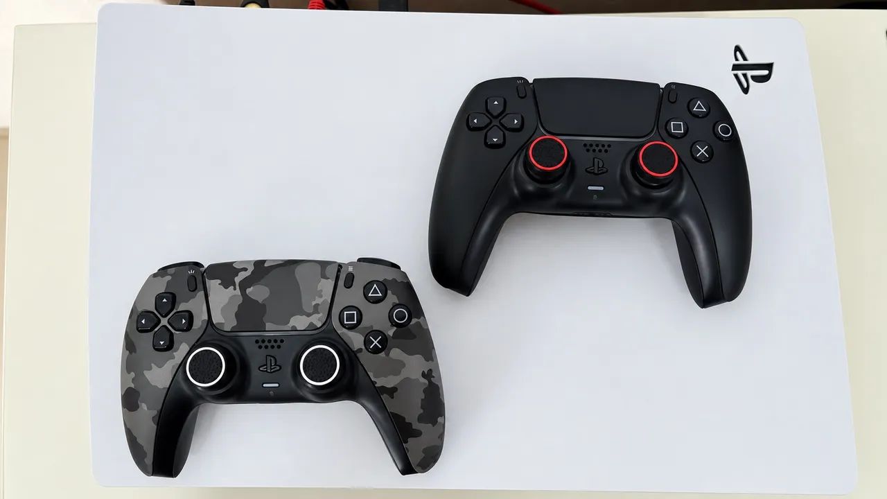 PlayStation 5 com Mídia + controles e pulse 3D