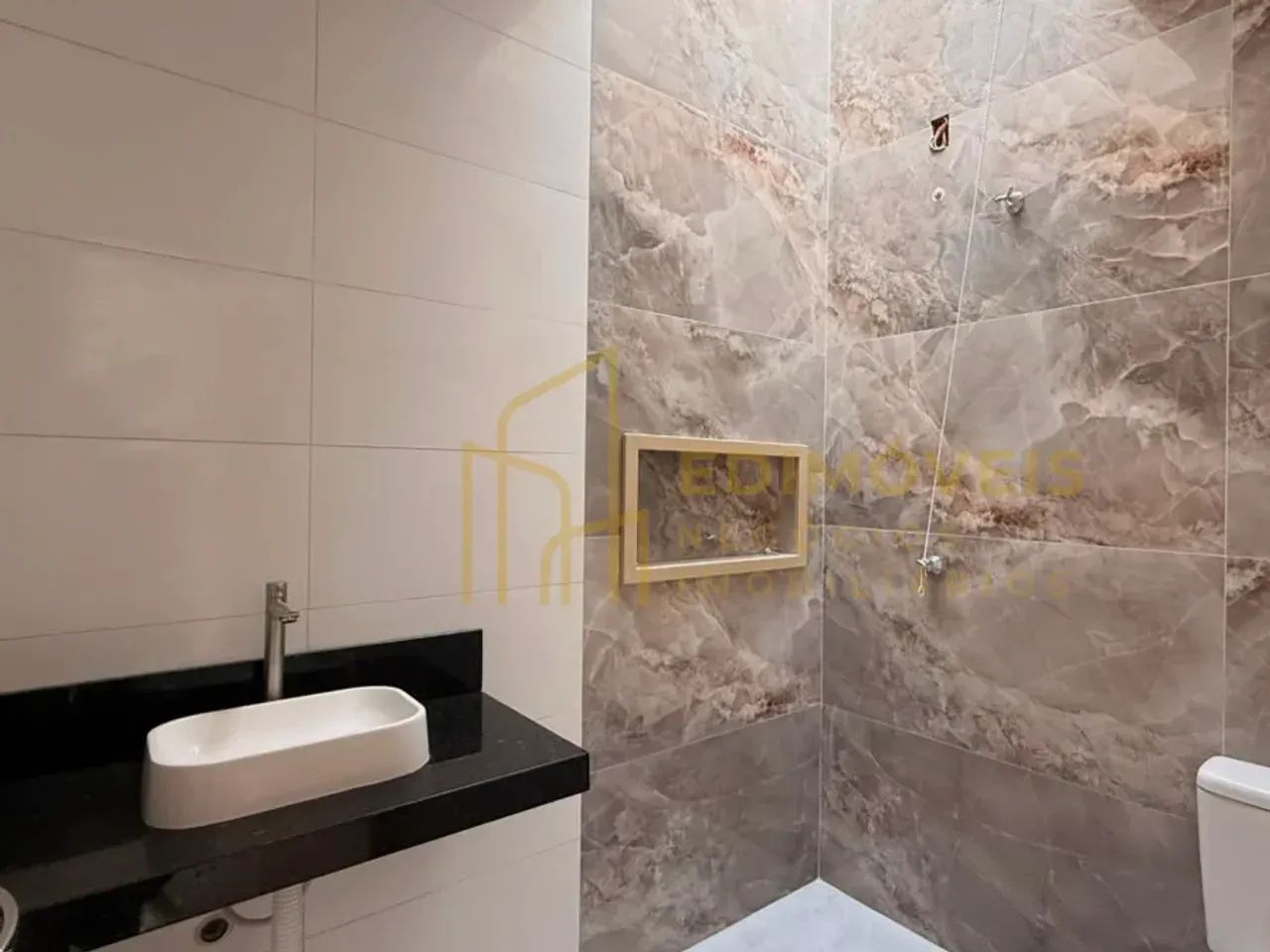 Casa com Suíte e Quintal em São Francisco, Venha Conhecer! - Foto 3