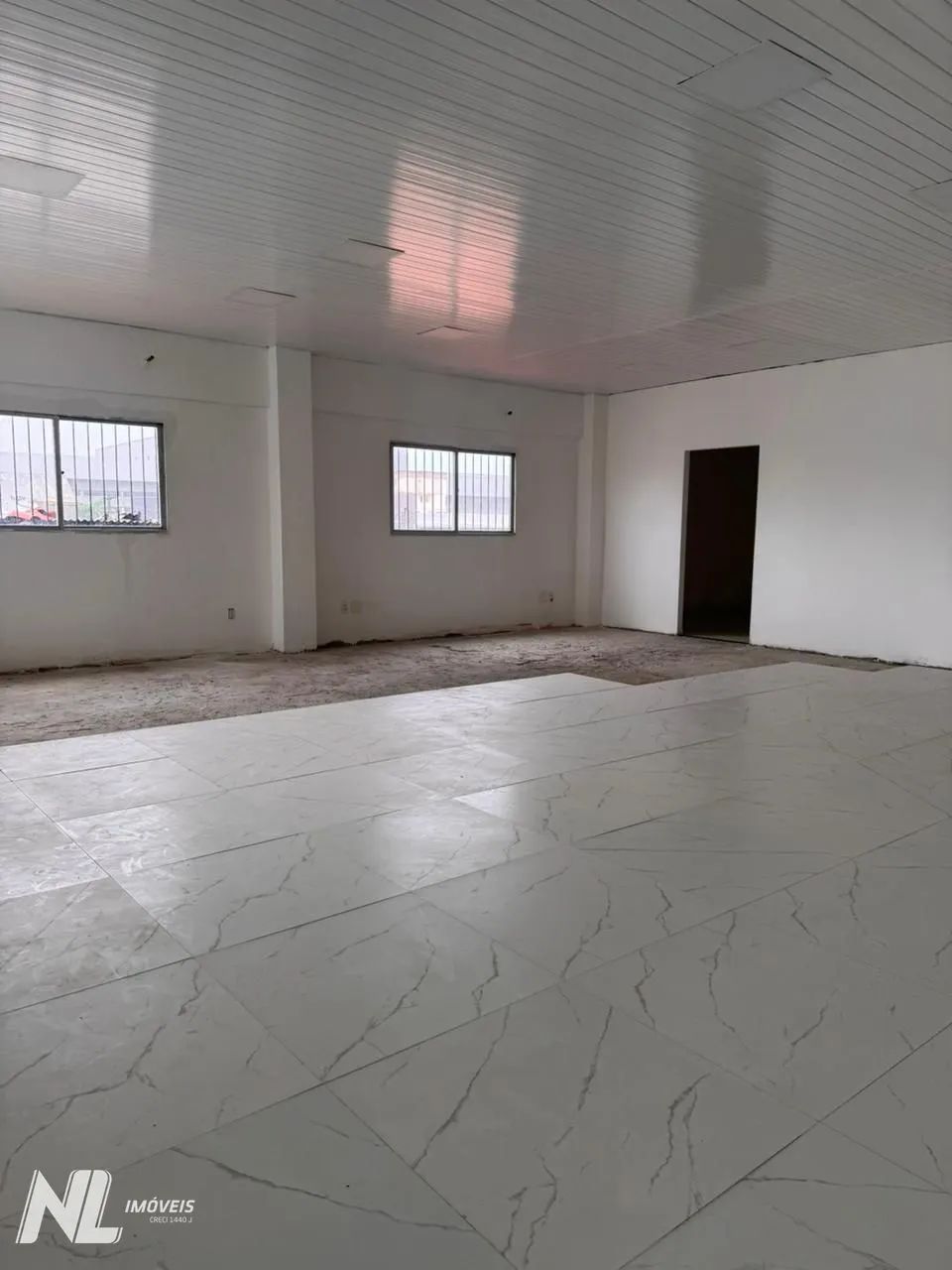 Oportunidade imperdível  amplo espaço comercial com 327m²! - Foto 5