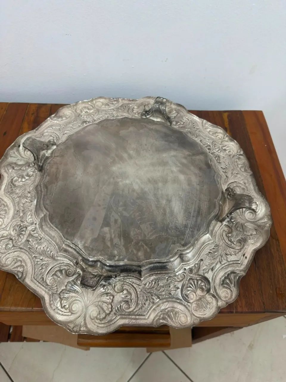 Salva Decorativa com Banho de Prata - Peça Antiga e Ornamentada - Foto 4