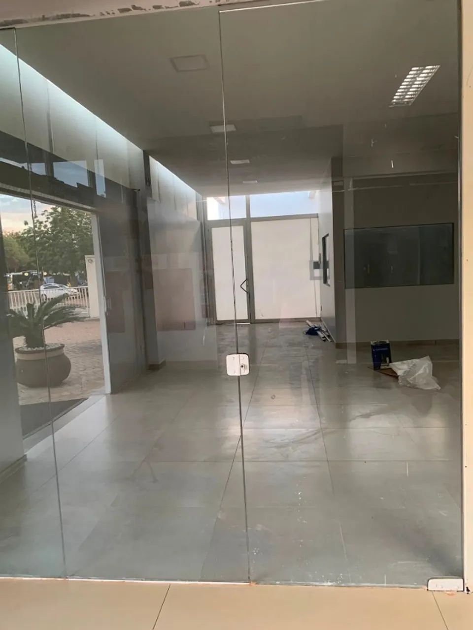 Alugo sala comercial 28mt cada, 101 norte próximo a praça dos Girassóis - Foto 4