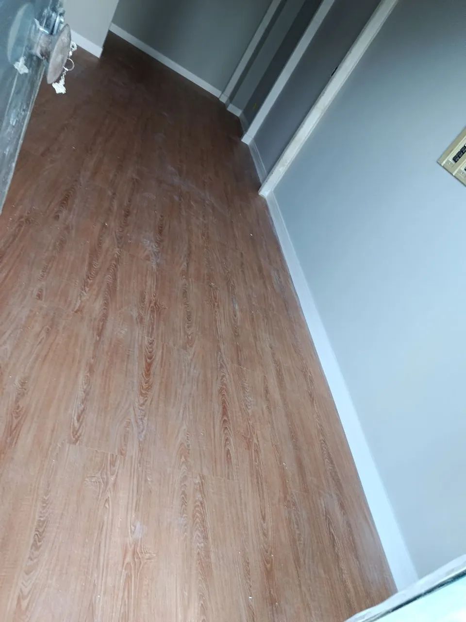 Olá a todos, me chamo Lúcio e trabalho com Serviços de piso vinílico e pequenos reparos. - Foto 3