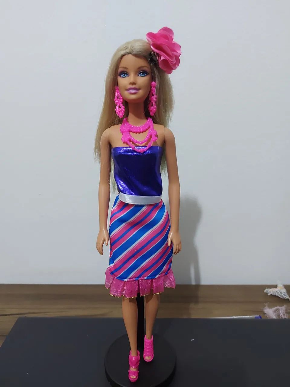 Boneca barbie linda