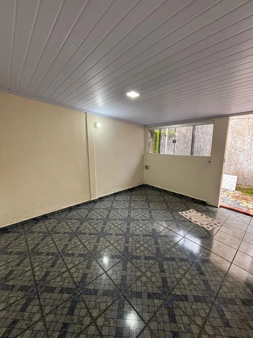 Alugo casa de fundos QNA - Foto 3