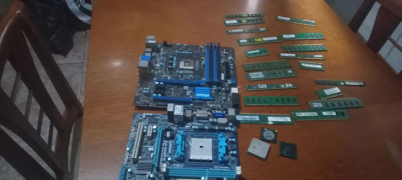 Desapego placa mãe +várias memórias 