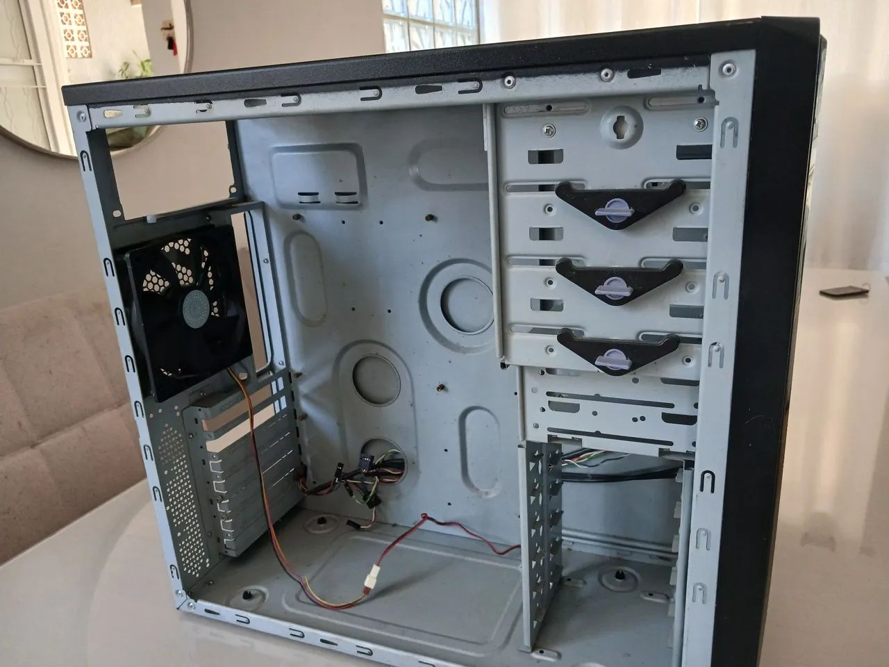 Gabinete cooler master  - Foto 3