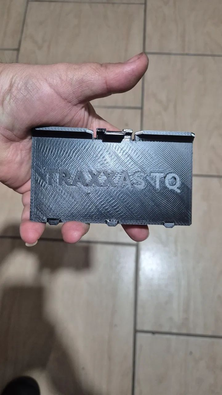 Rc Automodelo Tampa de bateria Rádio Traxxas Tq 3D - Foto 4