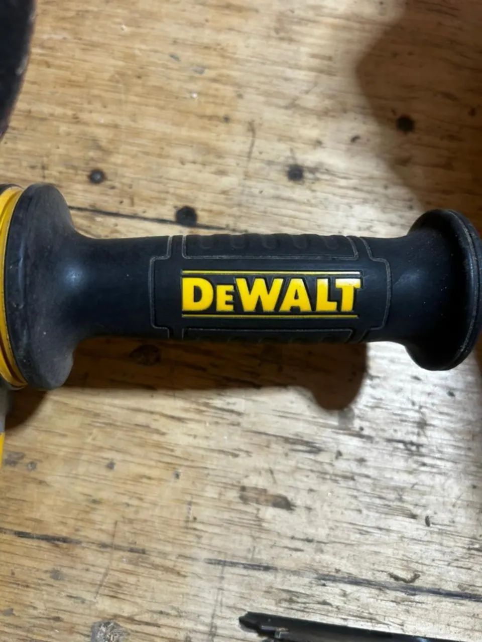 Esmerilhadeira Angular DWE497-B2 DeWalt - Foto 2
