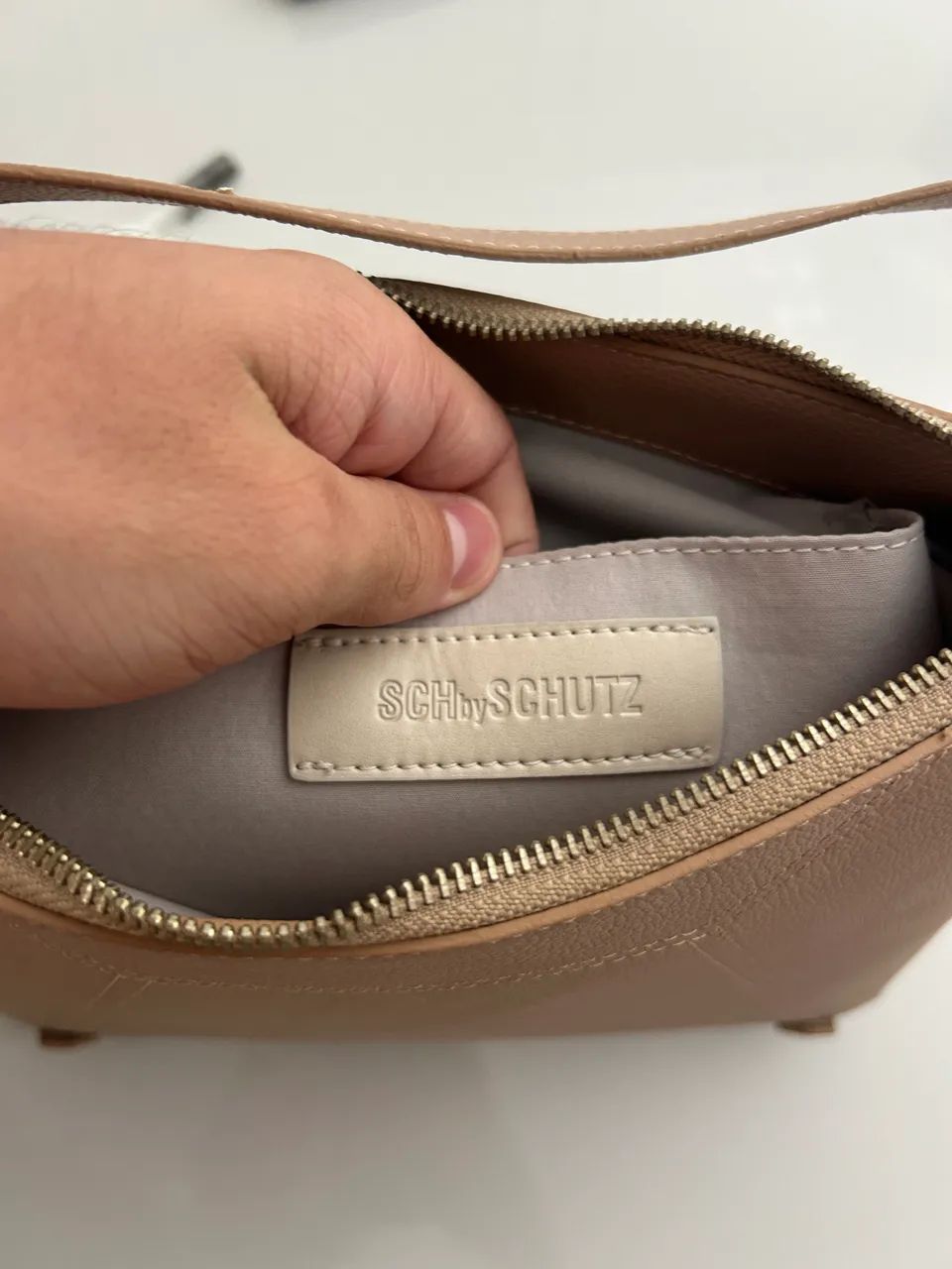 Bolsa Schütz original com caixa - Foto 2