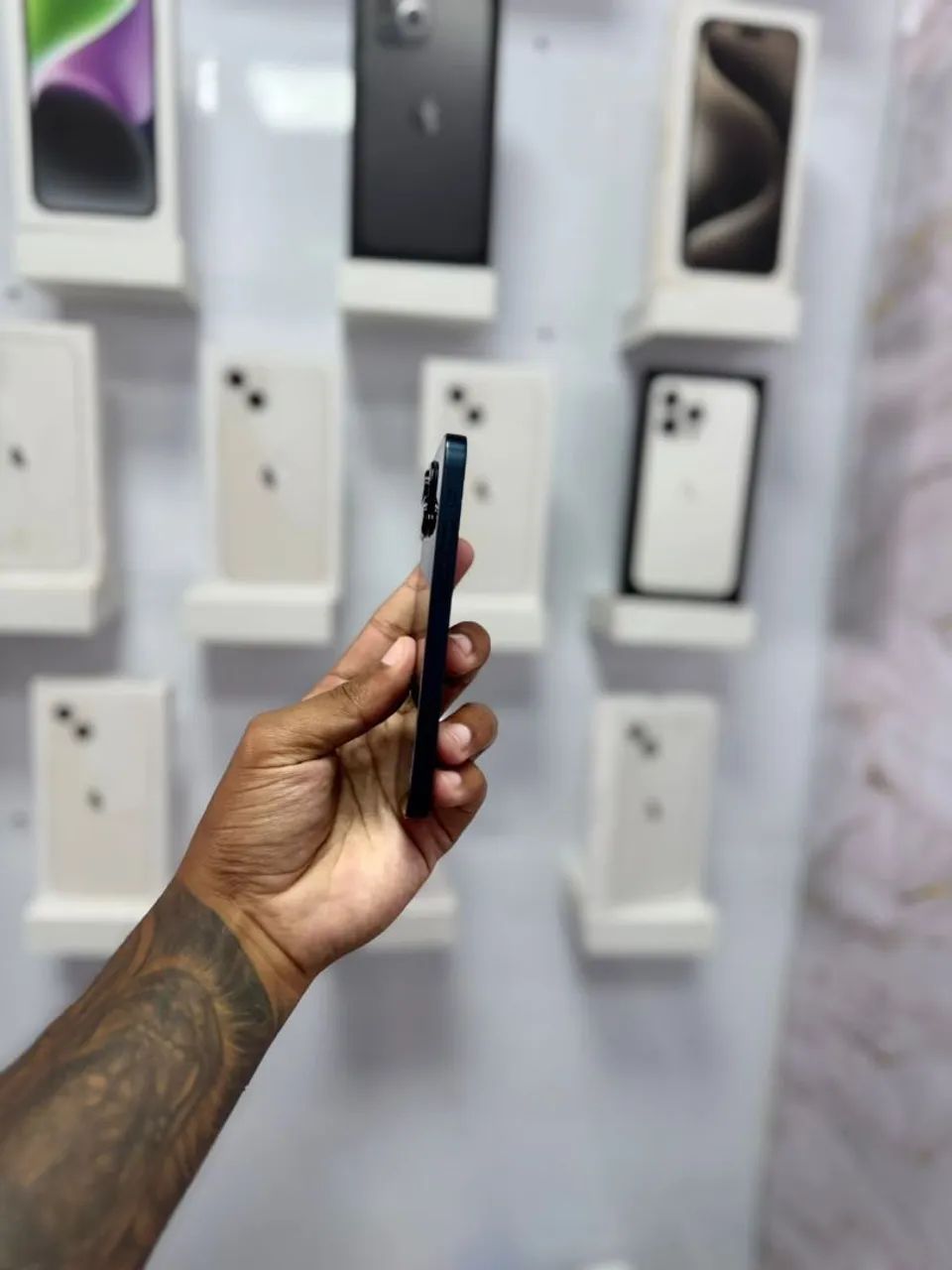 IPHONE 14 PLUS 256GB<br>R$ 3.050,00 - Foto 4