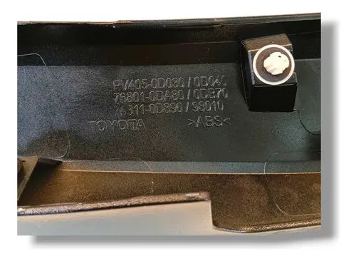 Moldura Friso Aplique Tampa Traseira Toyota Yaris 2020 2025 Branco