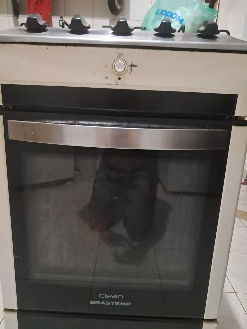 Vende fogão clean brastemp automático,  tudo funciona, bom estado,4 bocas,  com registro, 