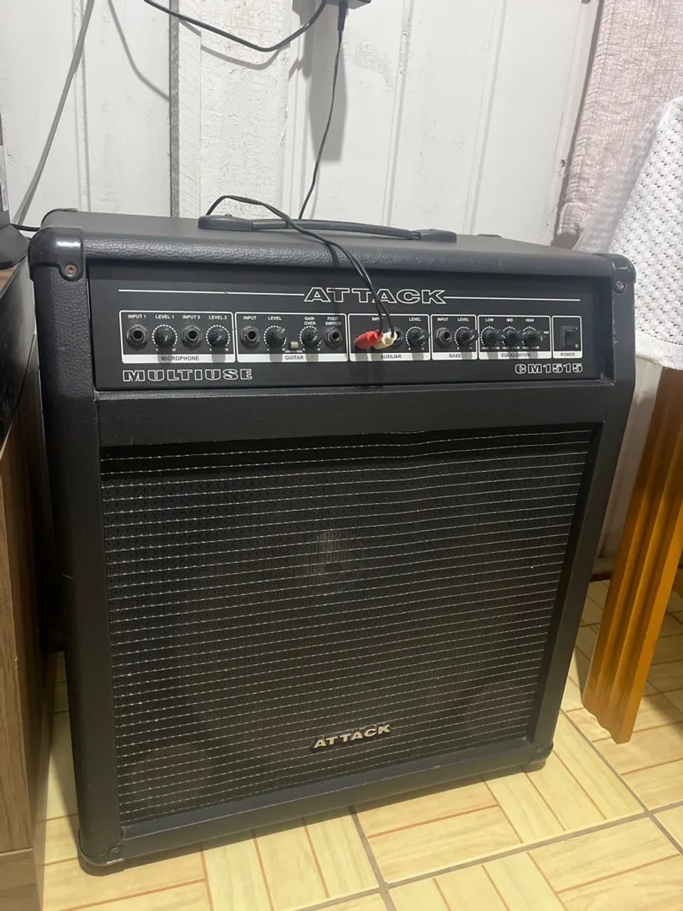 Caixa amplificada Attack