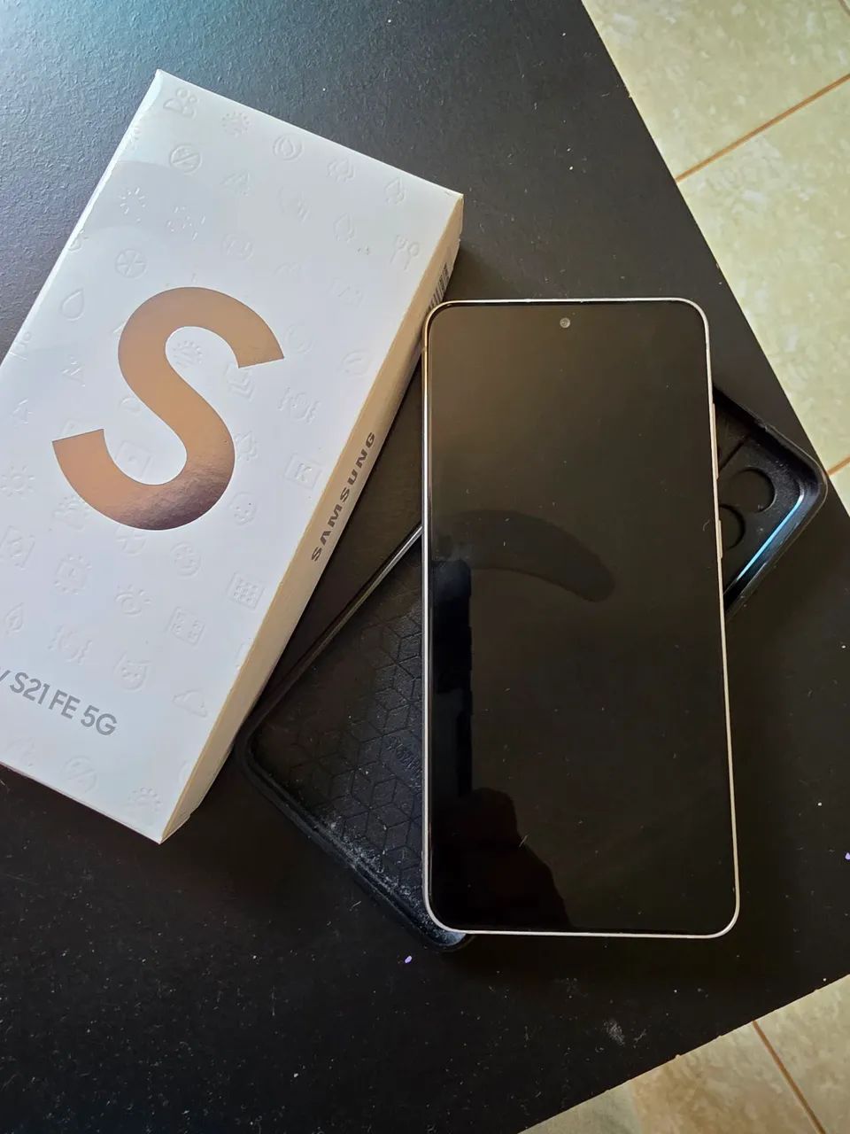 Celular Samsung S21. - Foto 2